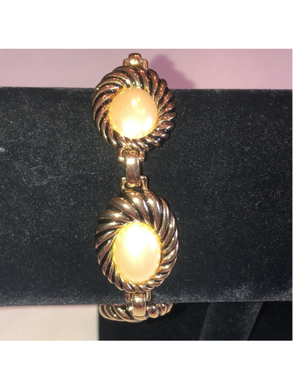 Angel Brand Signed Vintage Gold Tone Faux Pearl Bracelet - Picture 3 of 9